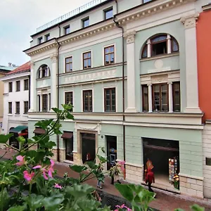 9 Aparthotel