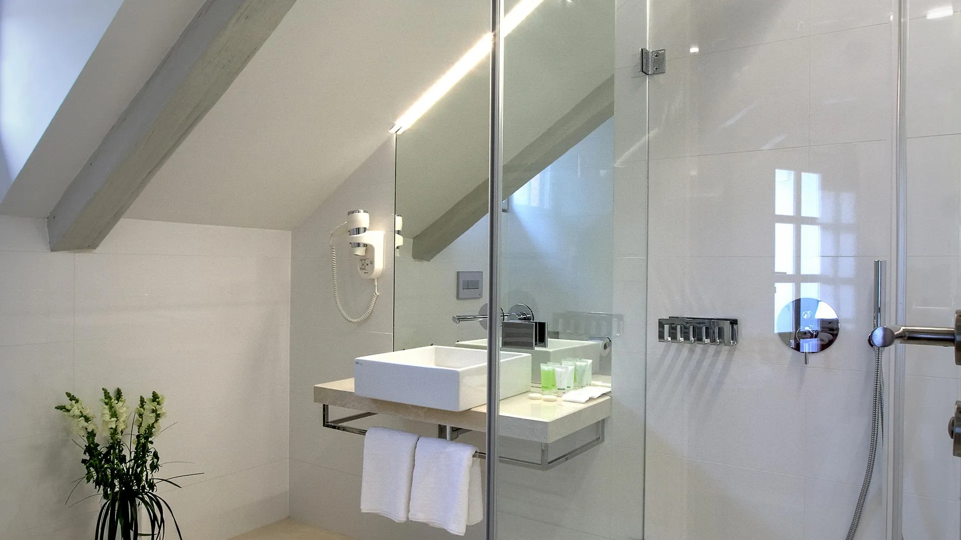 ****  Bishop'S House Hotel Prague Czech Republic